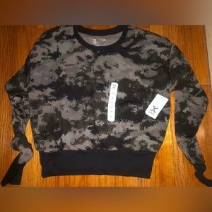 Black and grey Xersion sweatshirt